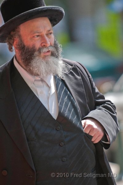 20100409_112701 D300.jpg - Man, Mea Shearim